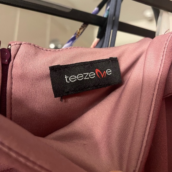 Teeze Me Off the Shoulder Violet Skater Cocktail Dress - Picture 6 of 6